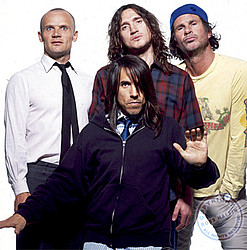Red Hot Chili Peppers издают «супертанцевальную» пластинку