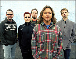 Pearl Jam споют для бездомных