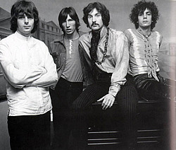 Pink Floyd переснимут &quot;Стену&quot;